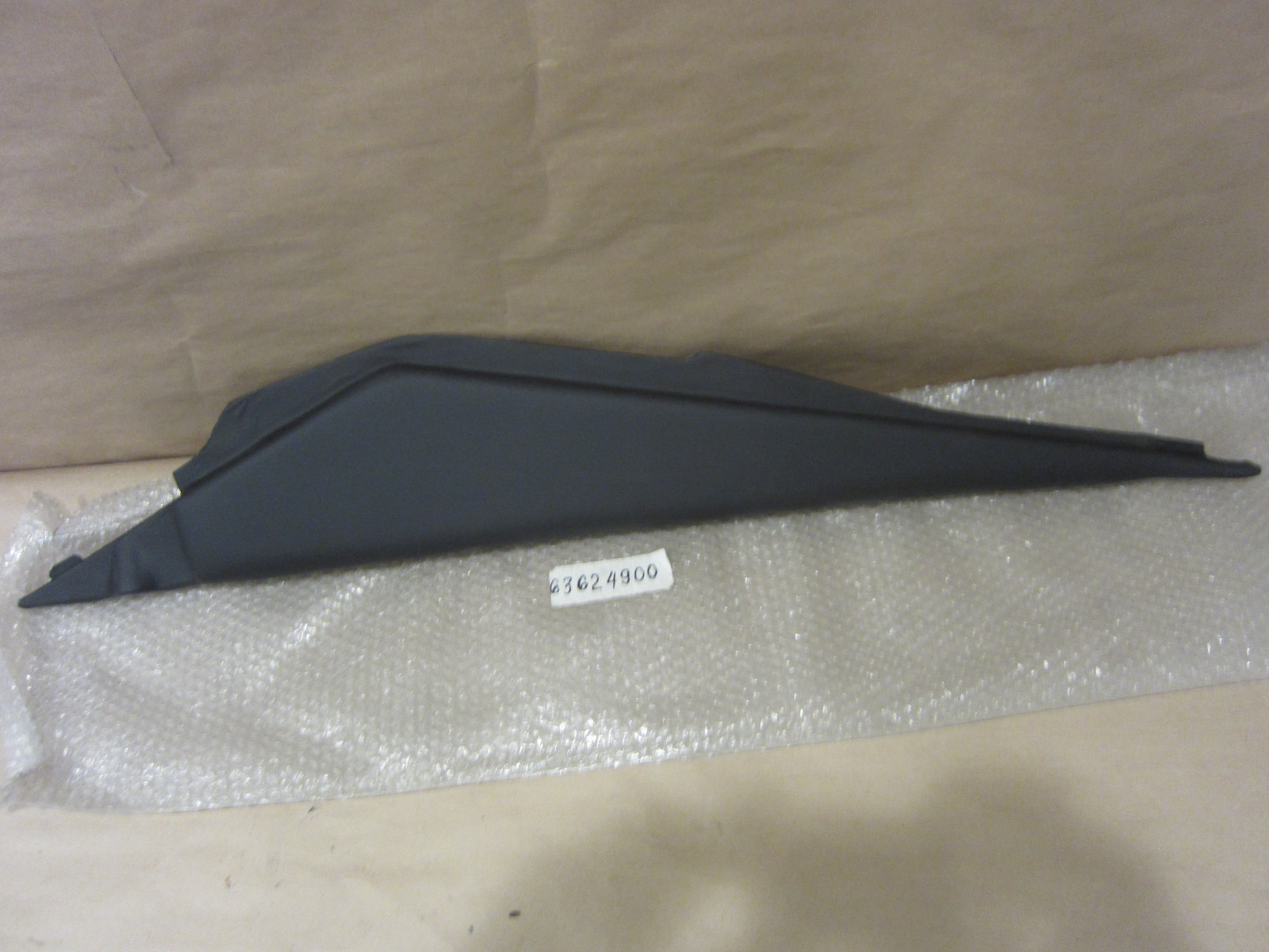 Ferrari 348 2.7 (Motronic) - Upper Panel For RH Door / Black - NEW- P/N 63625900