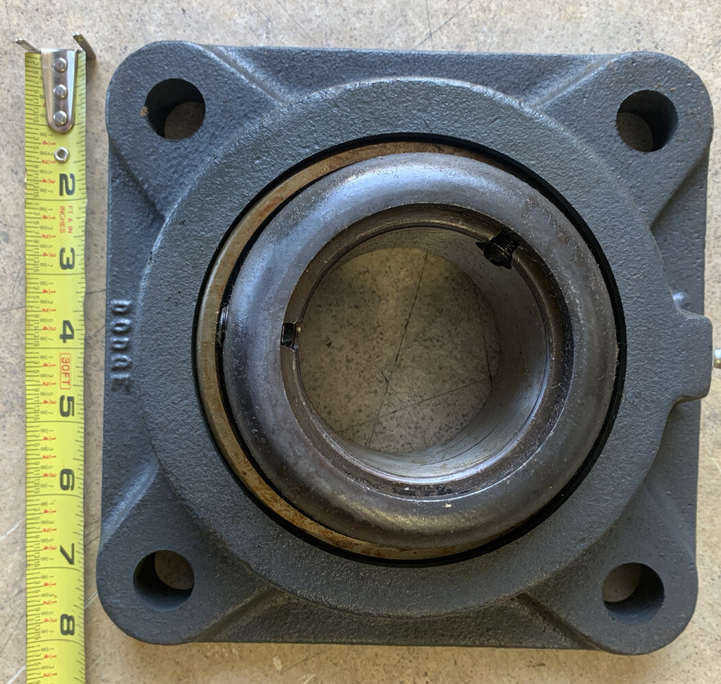Dodge 126186 2-11/16” SCM 4-Bolt Flange Bearing New Free Shipping