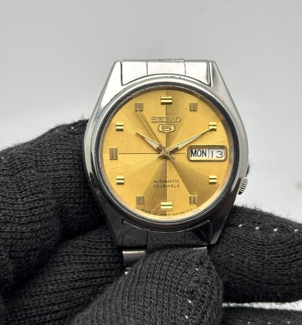 Vintage Seiko 5 Automatic 23 Jewels Day/Date 7S36-6080 Japan Vintage Seiko 5 Automatic 23 Jewels Day/Date 7S36-6080 Japan