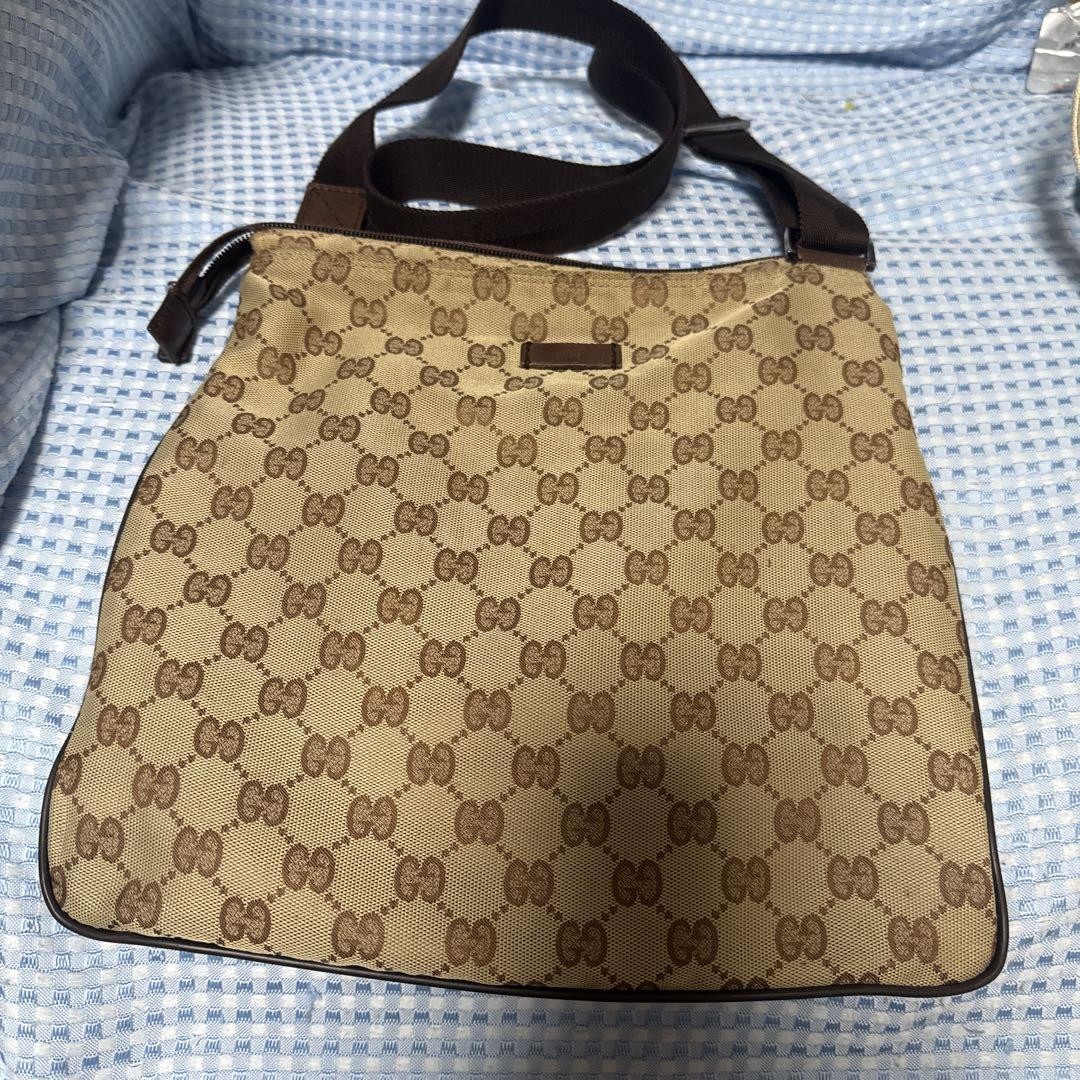 GUCCI GG Canvas Shoulder Bag in Brown Authentic F0709759