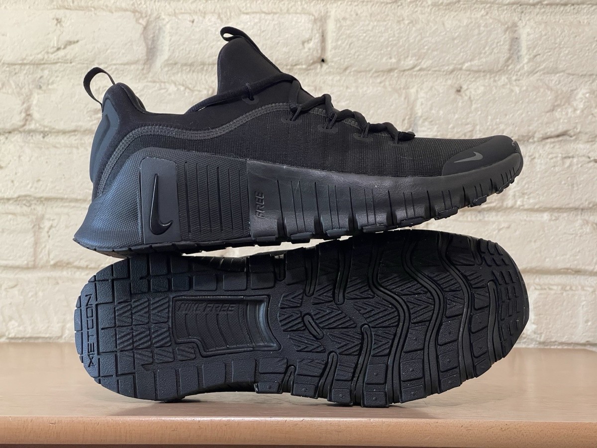 all black metcons