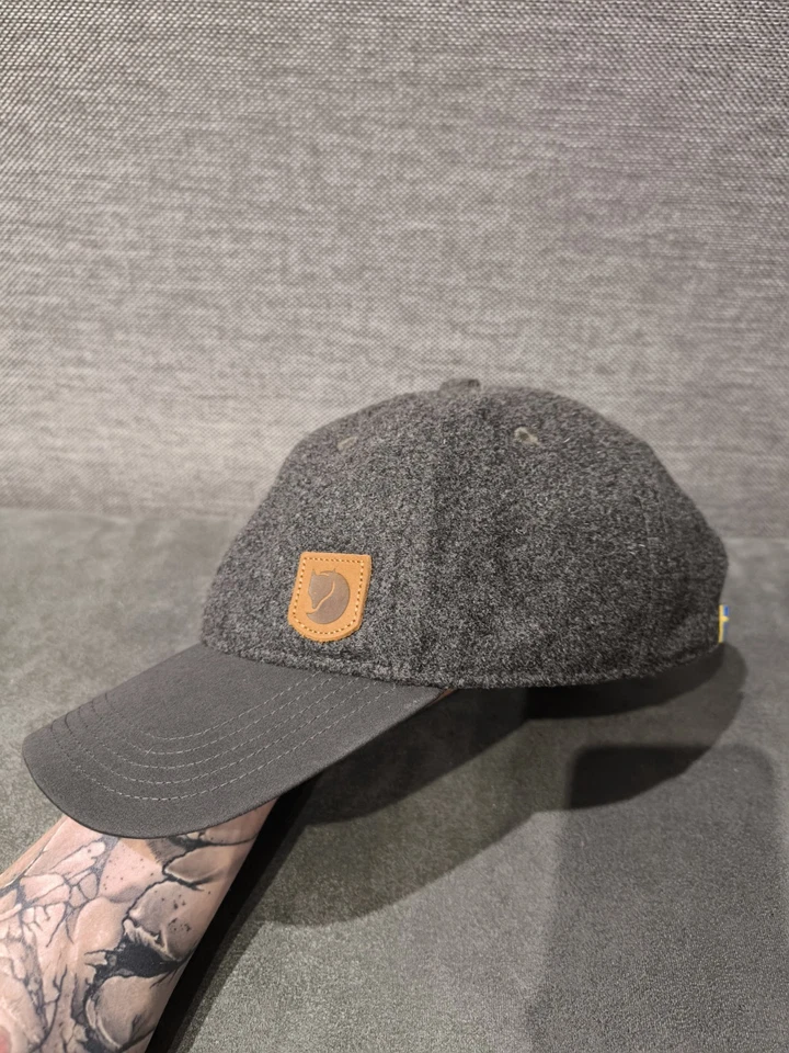 Men's (S/M) Fjallraven Greenland Wool Hiking Cap Premium Outdoor Clothing - Image 3 of 4