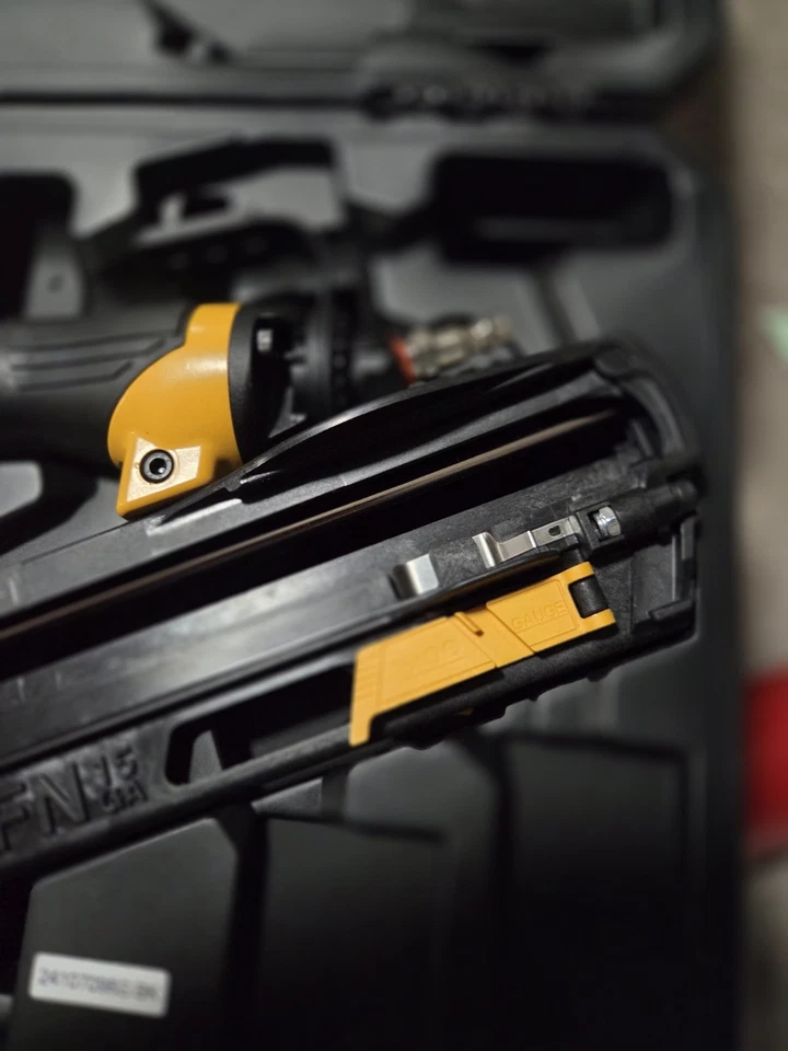 Kit de pregos Bostitch BTFP72156 calibre 15 acabamento angular - Imagem 4 de 4