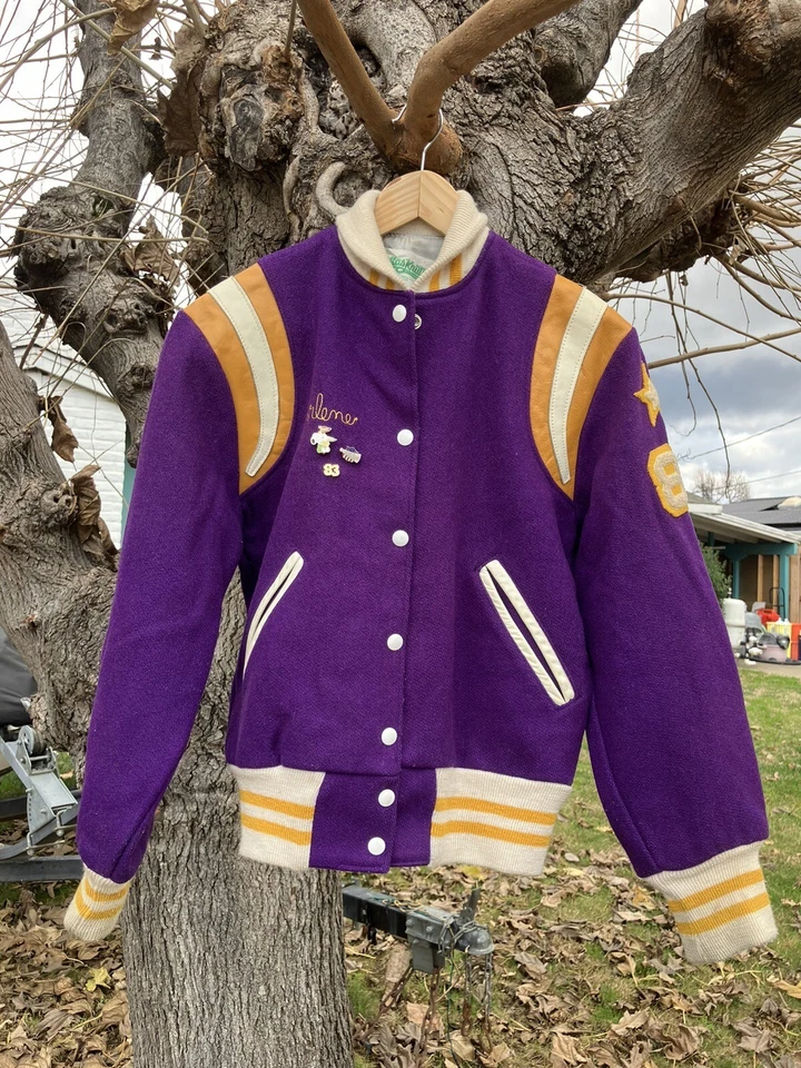 Chaqueta vintage Wmn Letter púrpura/amarillo 1983 ¡Buena!! Foto 3 de 4