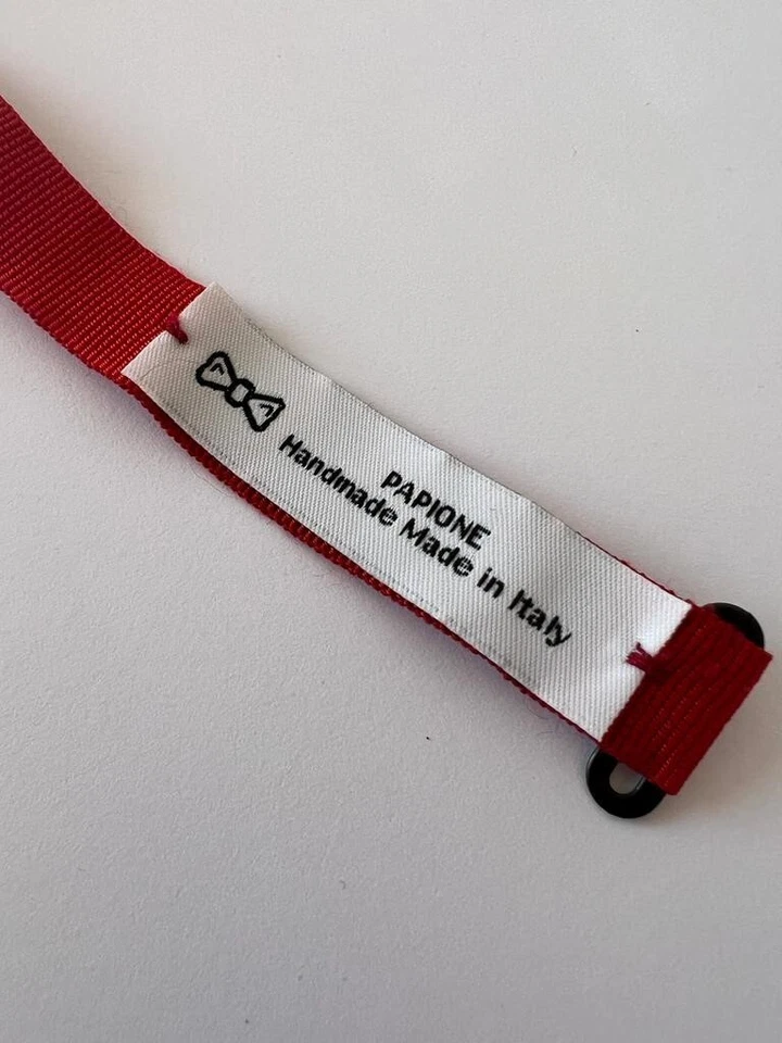 Papillon artigianale fatto a mano color rosso in cotone con occhiello grigio 526 - Immagine 2 di 2