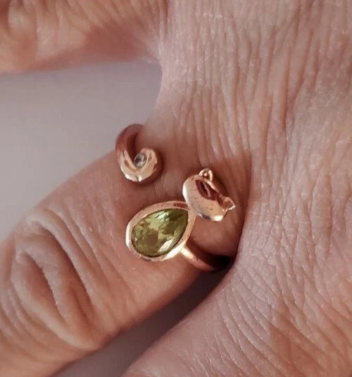 Anillo envolvente para gato efecto ronroneo tono oro rosa vidrio verde estrás talla 7 Foto 4 de 4