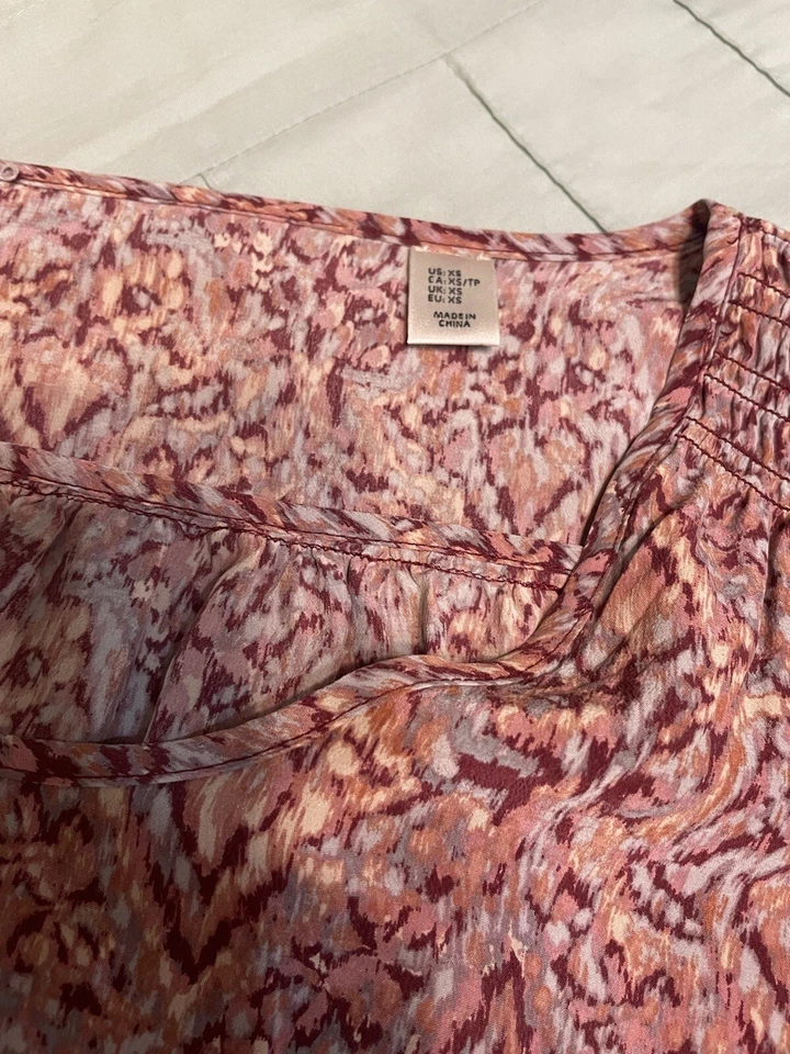 Blusa MAX STUDIO 100% Seda Rosa Púrpura Rojo Estampada Manga 3/4 Talla XS Foto 2 de 4