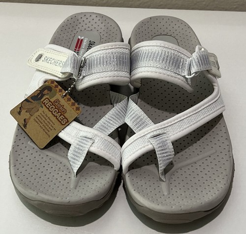 Skechers Womens Reggae Comfort - Seize the Day - Toe Thong Sandal White Silver