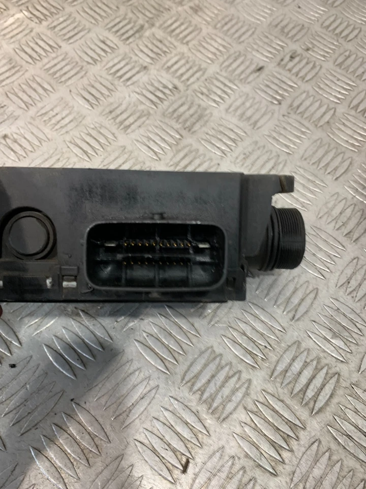 MODULO FRENO A MANO ELETTRICO TOYOTA AVENSIS 2009 46300-05010 #2 - Immagine 3 di 4