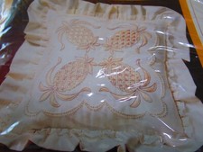 Colonial Welcome Candlewicking Stitch Pillow Kit 0465 1984, Creative Circle 