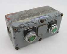 Square D 9001 KY-3 Open Close Green Pushbutton Control Station