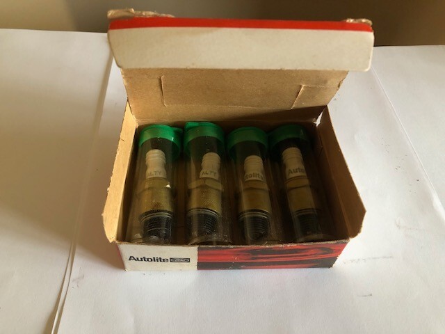 Vintage Autolite Spark Plugs small engine - Original Box/Containers - AL-7Y