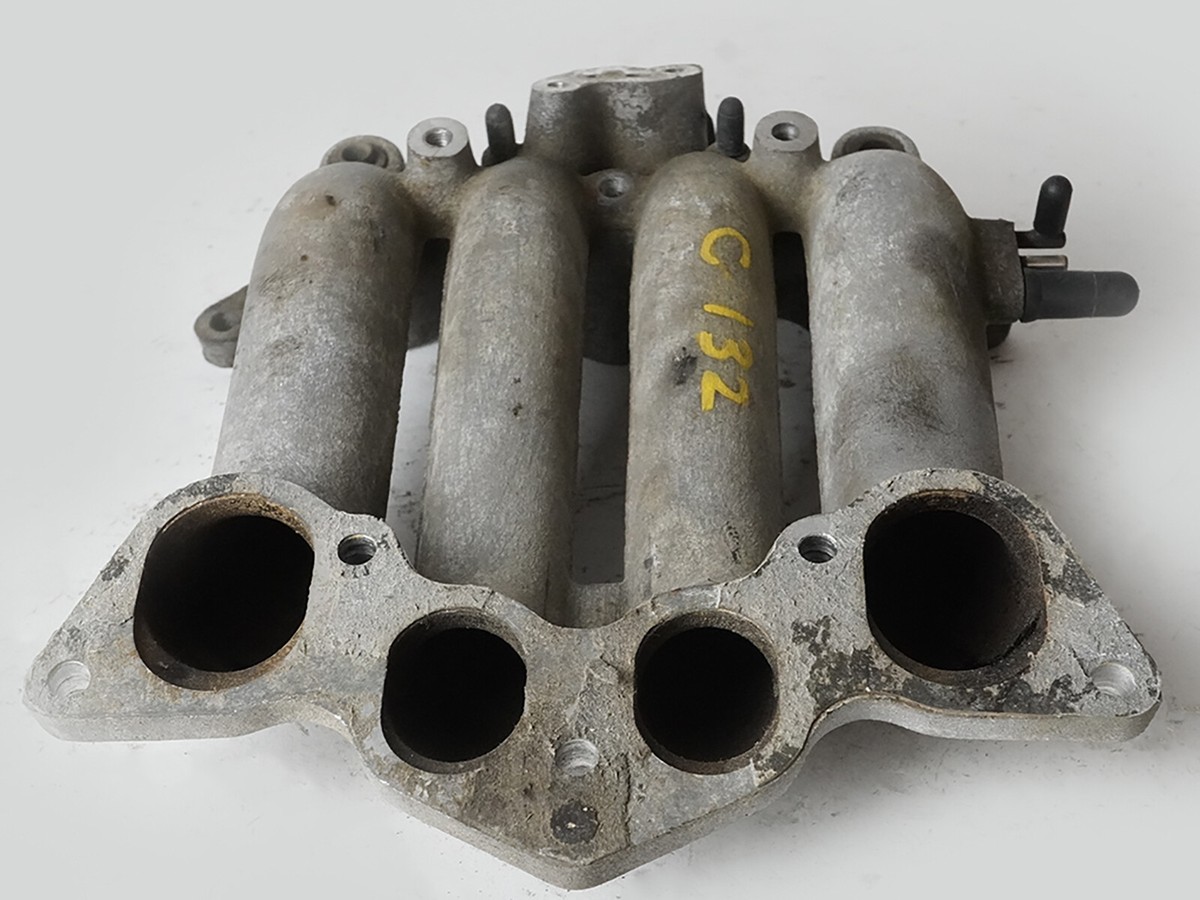 1986 - 1988 Mazda Rx7 Engine Air Intake Manifold Lower Unit 1986 - 1988 Mazda Rx7 Engine Air Intake Manifold Lower Unit