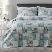 Elegant Floral King Quilt Set - Cozy Pre-Washed Microfiber Bedding Ensemble