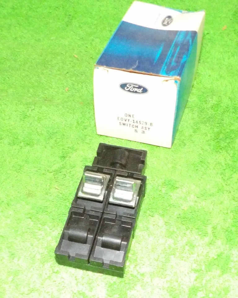 Crown Victoria Grand Marquis 80-83 Xr7 1980-1987 Nuevo de Lote Antiguo Interruptor de Ventana Eléctrica Puerta Derecha Foto 2 de 4