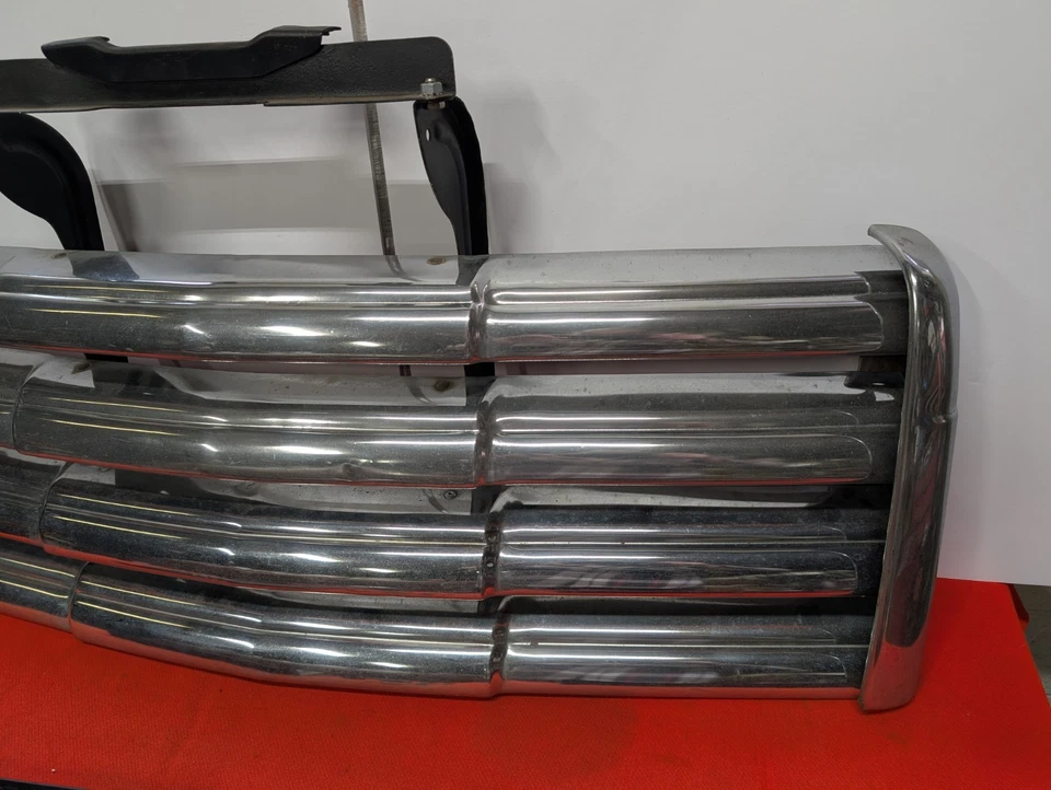 1947 1948 1949 1950 1951 1952  GMC Truck Grill  - Image 3 of 4