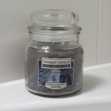 Image of Yankee Candle Home Inspiration Cosy Up Reconfort  Medium Jar 340g 