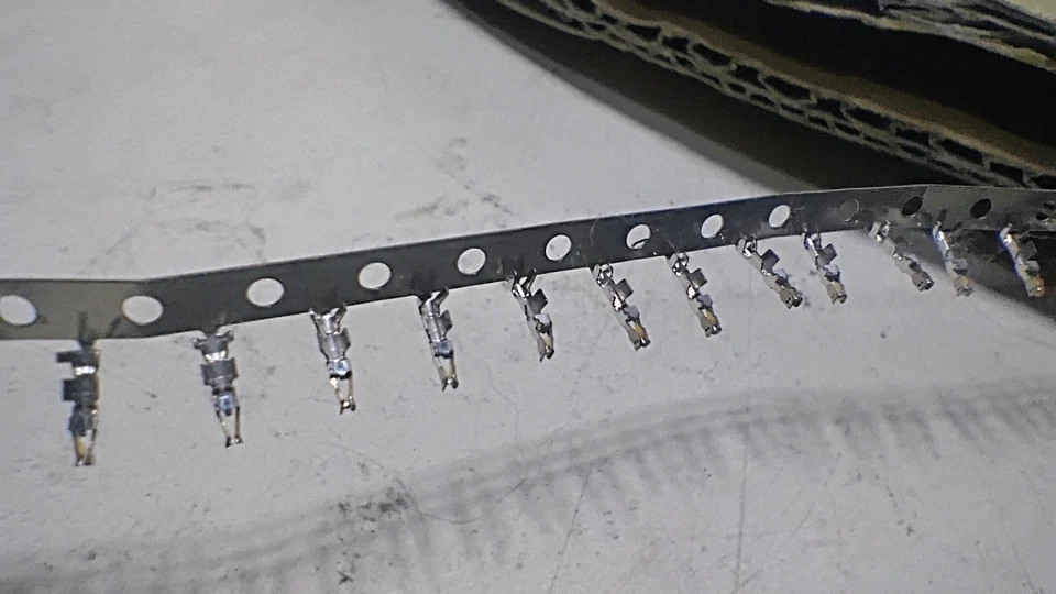 Terminales de conector Hirose HRS DF14-2628SCFA nuevos de 9.000 quilates 26-28 AWG, crimpado dorado Foto 4 de 4