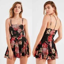 Urban Outfitters Floral Romper Spaghetti Strap Size Medium