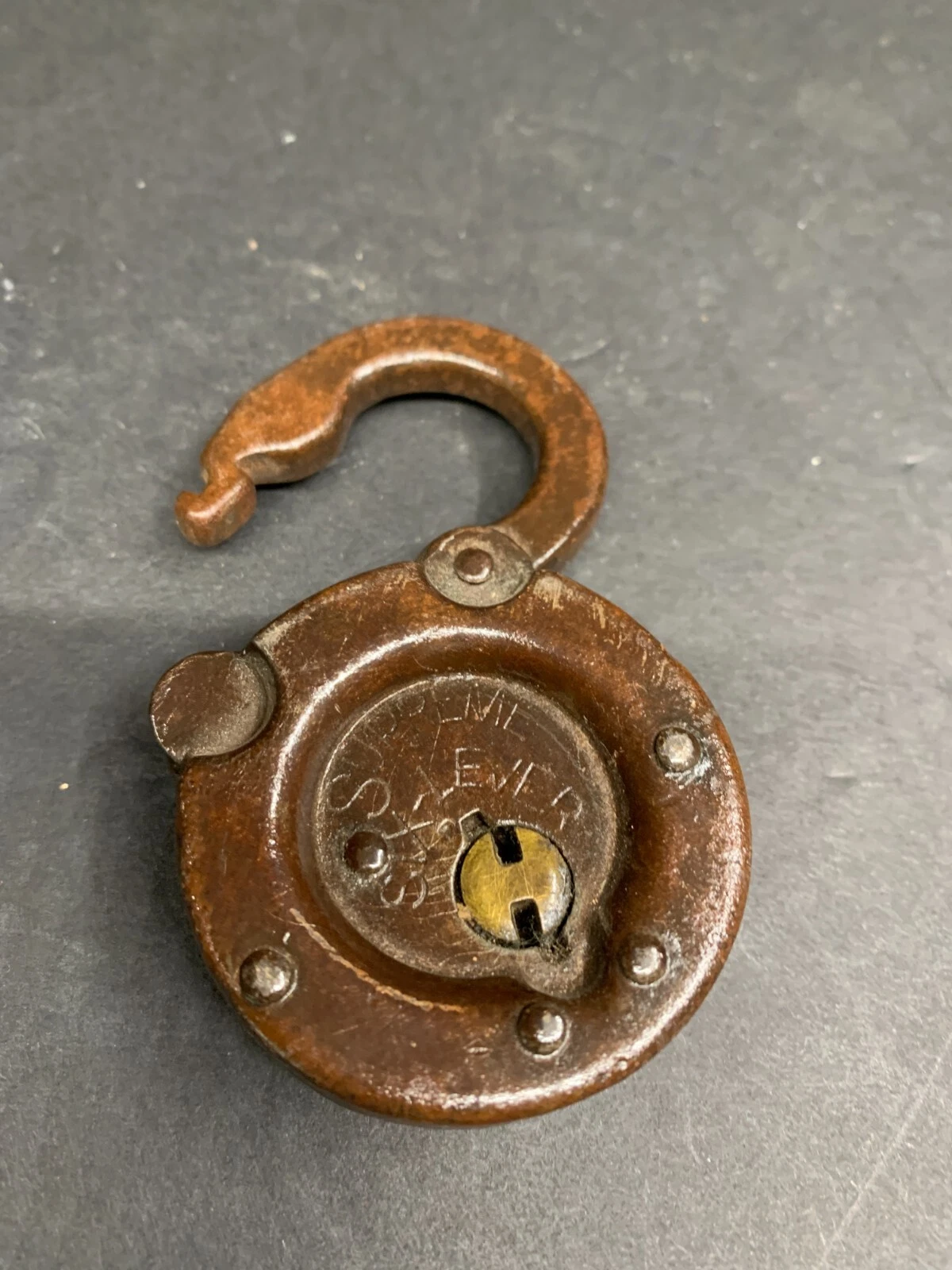 Ancien cadenas Supreme 6 leviers sans clé