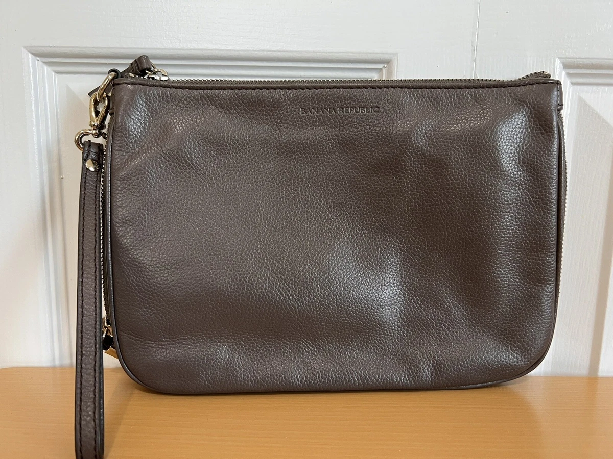 Banana hotsell republic wristlet