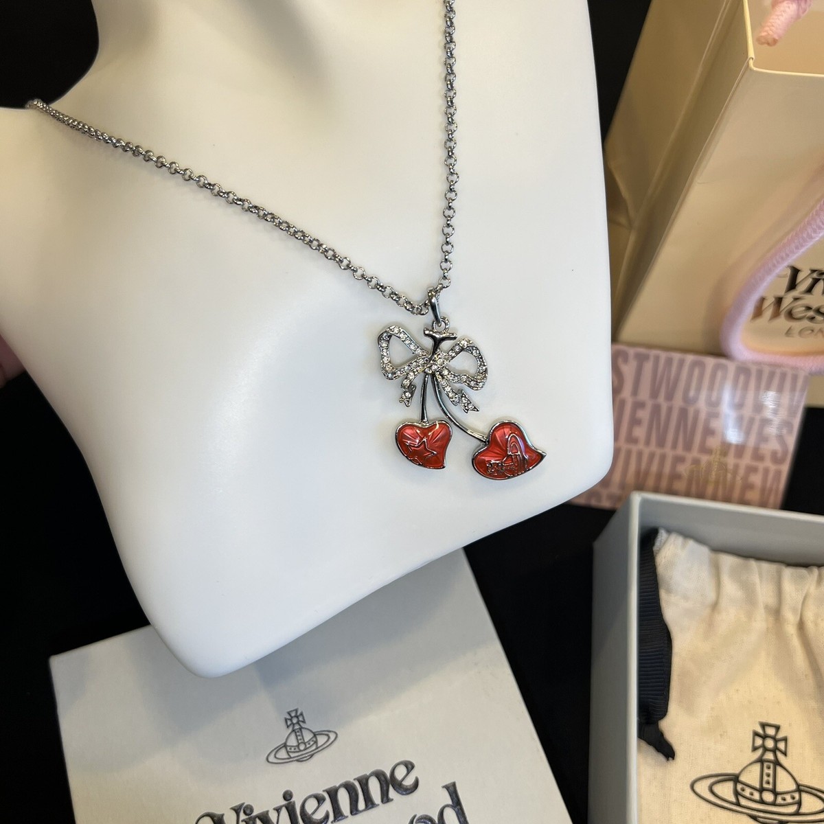 アクセサリー vintage Vivienne Westwood necklace Vivienne Westwood 2010 Reissue Medium Orb Pendant Fashion