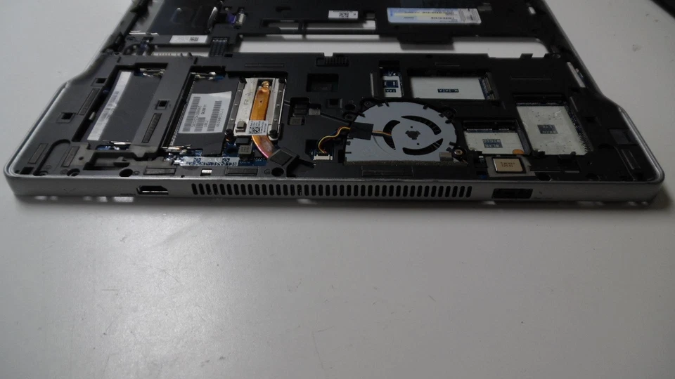 Dell Latitude E6430 - i3-3217U 1.80GHz Motherboard w/Base - LA-8831P - Tested - Image 4 of 4