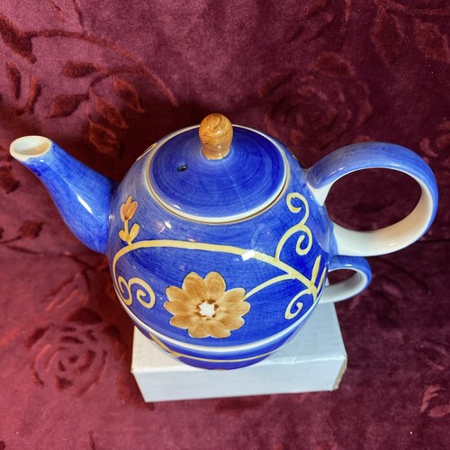 Herman Dodge & Son 3 pc. FLORAL Teapot Set w/Cup - Picture 2 of 11