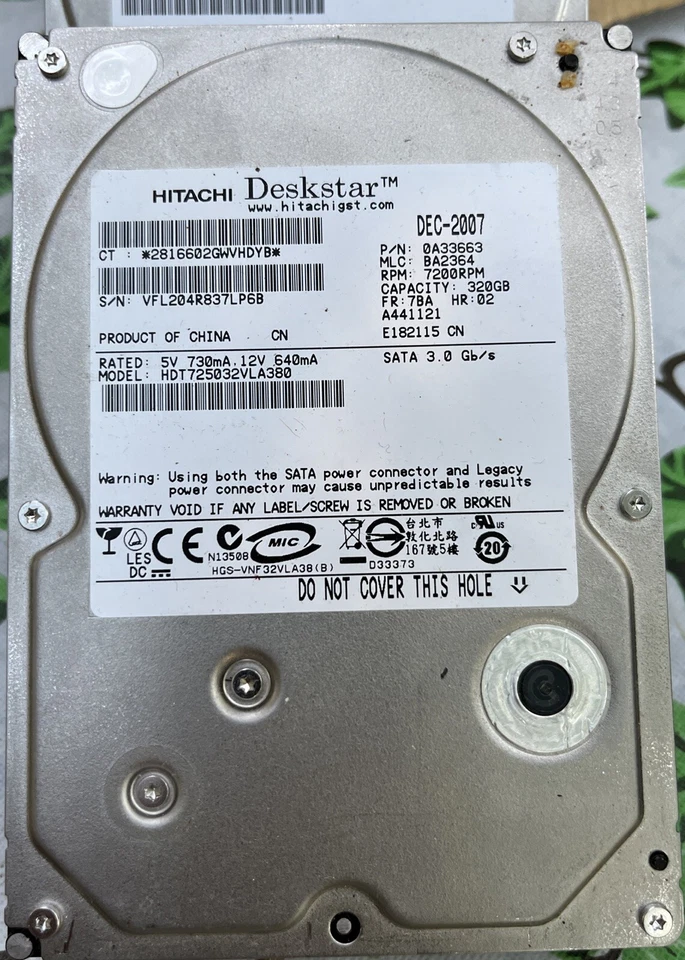 2- Hitachi Deskstar both with 320Gb, HDT725032VLA380 Dec-2007 0A33663 BA2364 - Image 3 of 4