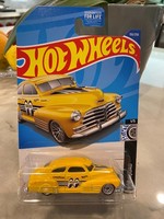 2022 Hot Wheels #155 Rod Squad 1:64 '47 Chevy Fleetline Gelb