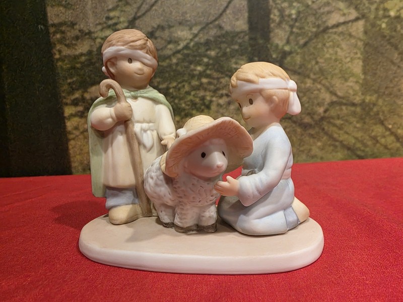 Circle of Friends by Masterpiece Homco 1999 Silent Night 52002-99