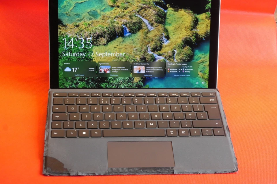 Microsoft Surface Pro 4 12.5" Tablet i7 6650U 16GB RAM SSD 512GB With Keyboard - Image 2 of 4