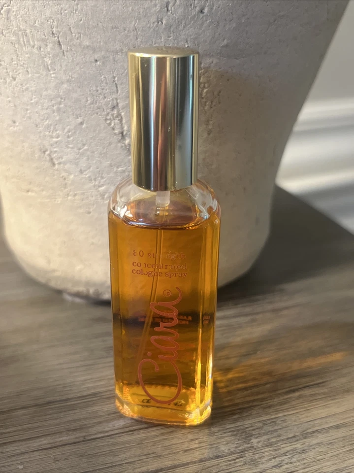 Spray colonia concentrado Revlon CIARA 80 fuerzas 2,3 oz / 88 ml Foto 4 de 4