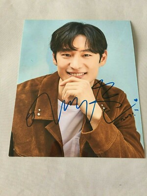 LEE JE-HOON 이제훈 South Korean actor in-person signed photo 8x10 autograph rare
