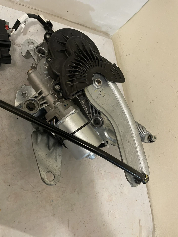 Subaru Outback 2017 puerta trasera puerta levadiza bloqueo pestillo motor eléctrico OEM Foto 2 de 4