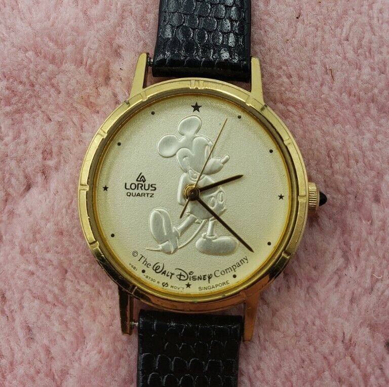 Vintage Lorus Quartz Walt Disney Mickey Mouse Watch Y481 Vintage Lorus Quartz Walt Disney Mickey Mouse Watch Y481