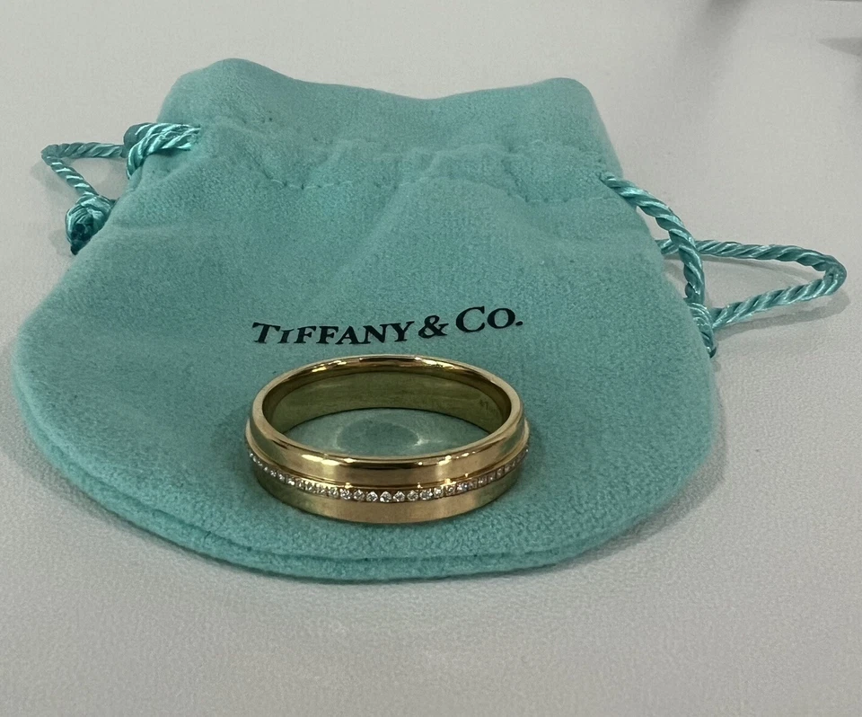 Anillo de diamantes de oro amarillo de 18 quilates Tiffany And Company. Talla 11. Ancho 5,5 mm Foto 4 de 4