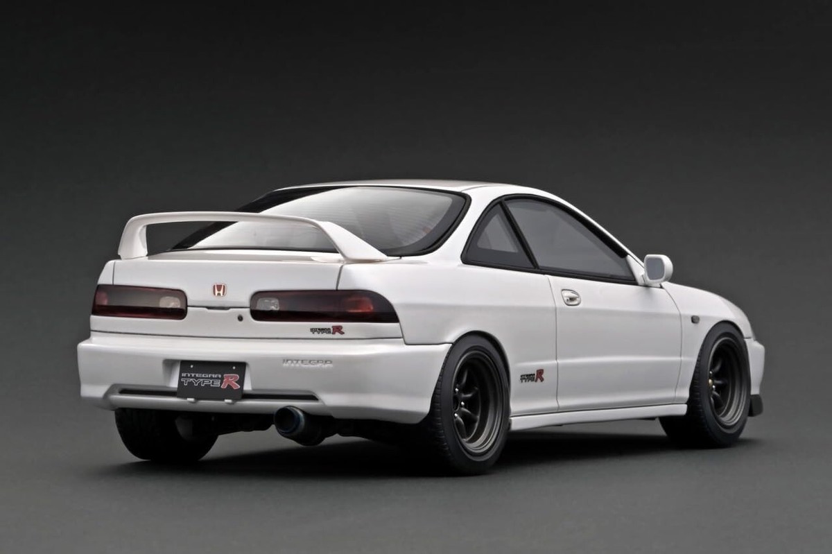 ignition model 1/18 HND INTEGRA (DC2) TYPE R Pearl White ignition model 1/18 HND INTEGRA (DC2) TYPE R Pearl White