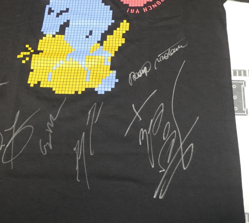 Camisa Antonio Rodrigo Nogueira Akira Shoji Don Frye Firmada Orgullo 16 PSA/DNA UFC Foto 4 de 4