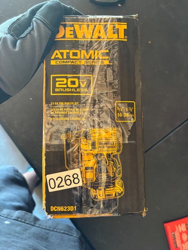 DEWALT DCN623D1 20V 23 Gauge Nailer Kit - Picture 3 of 3