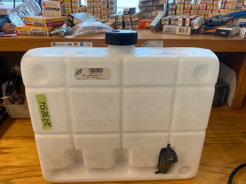 AM Equipment 10liter washer bottle with 12v electric motor 312-1301 - Foto 1 di 3