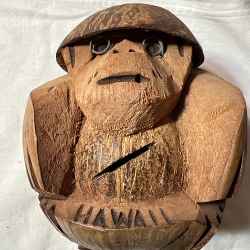Vintage Hawaii Carved COCONUT MONKEY Ape Souvenir Bank Tiki Bar Luau
