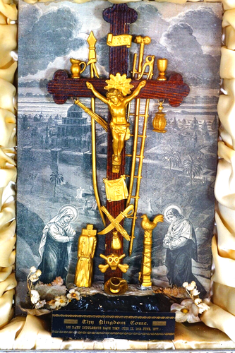 Antique Religious Shadow Box Diorama Passion Crucifix Skull Crossbones Pius IX - Picture 5 of 24