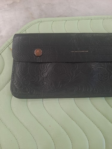 Leather Biker 8" BILLFOLD/WALLET w/ Chain, BLACK EMBOSSED - Picture 4 of 16