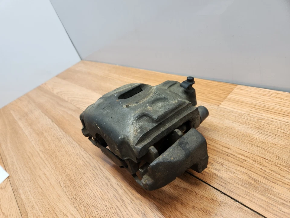 ✅ Pinza de freno delantera izquierda del lado del conductor 135 k OEM BMW E28 528e 1982-1988 Foto 4 de 4