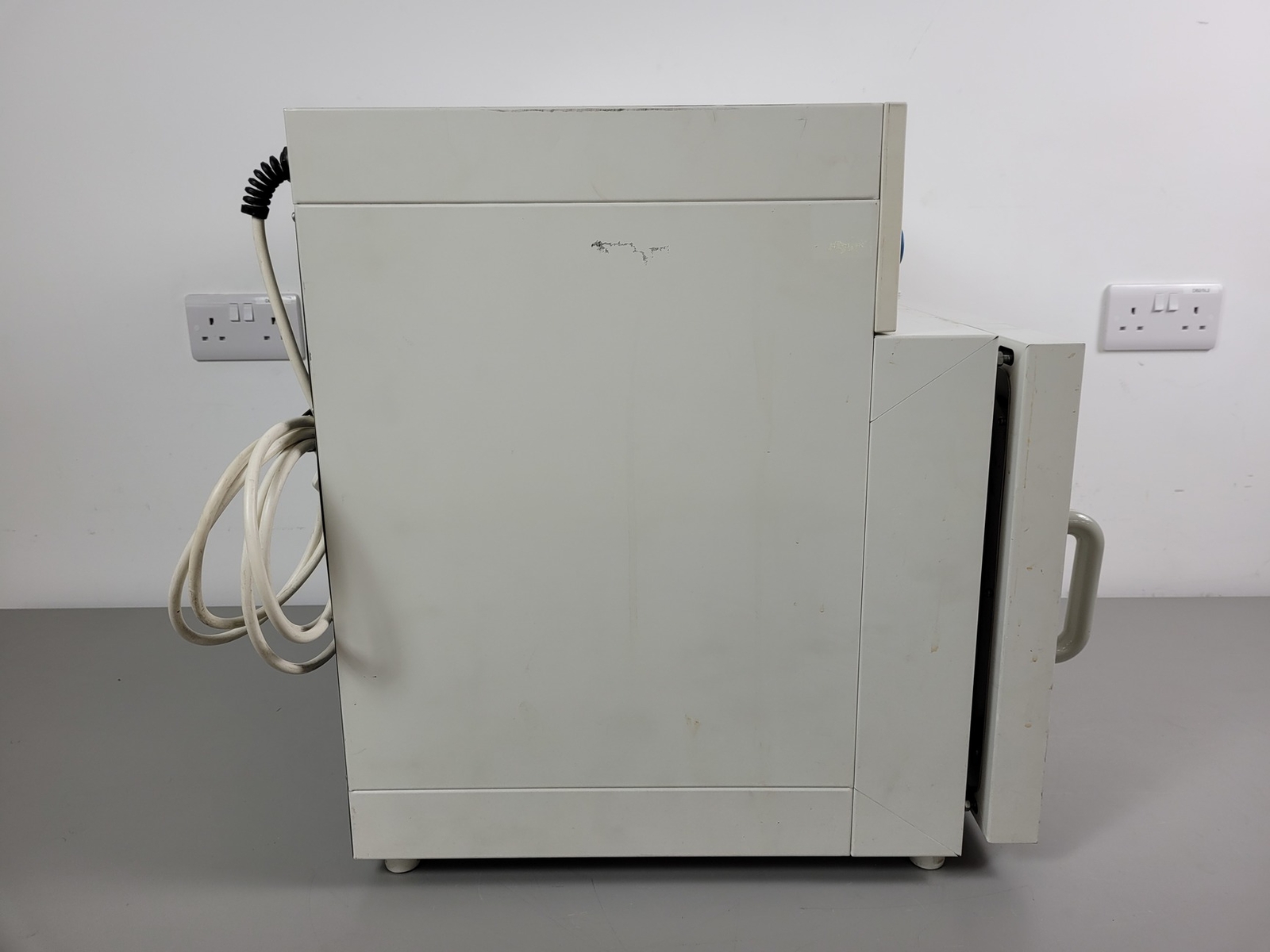 Heraeus B 6030 Benchtop Laboratory Incubator Lab eBay