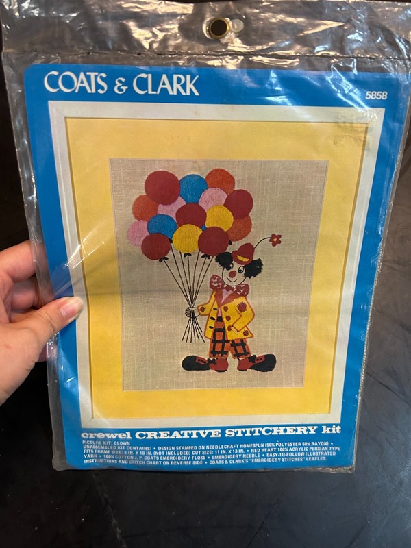 Vintage Crewel Creative Stitchery Kit Clown and balloons Fits frame 8x10 5858