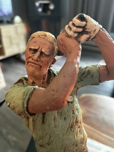 Michael Garman Vintage SIGNED Figurine "Tee Shot" tan & green Golfer Statue - Picture 8 of 10