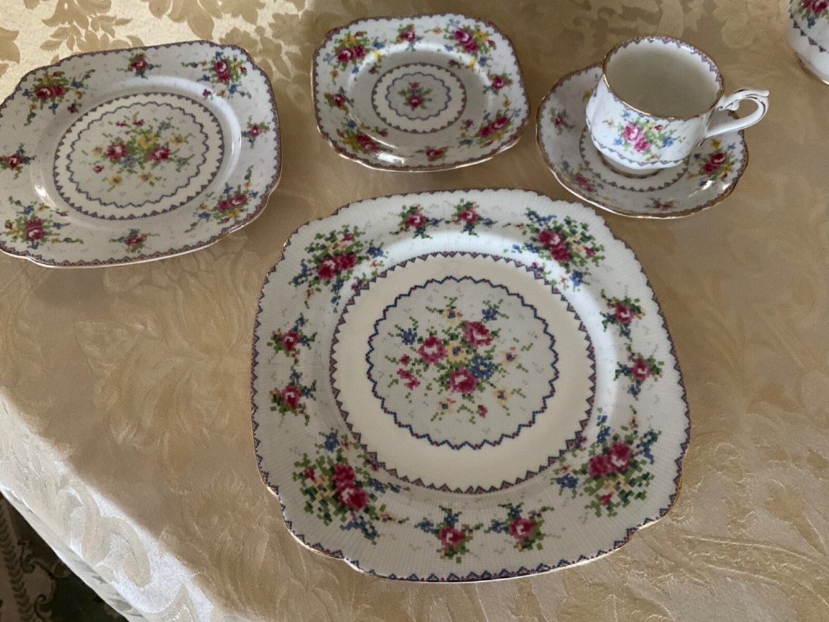 ROYAL ALBERT PETIT POINT CHINA, 4 FIVE PIECE PLACE SETTINGS 