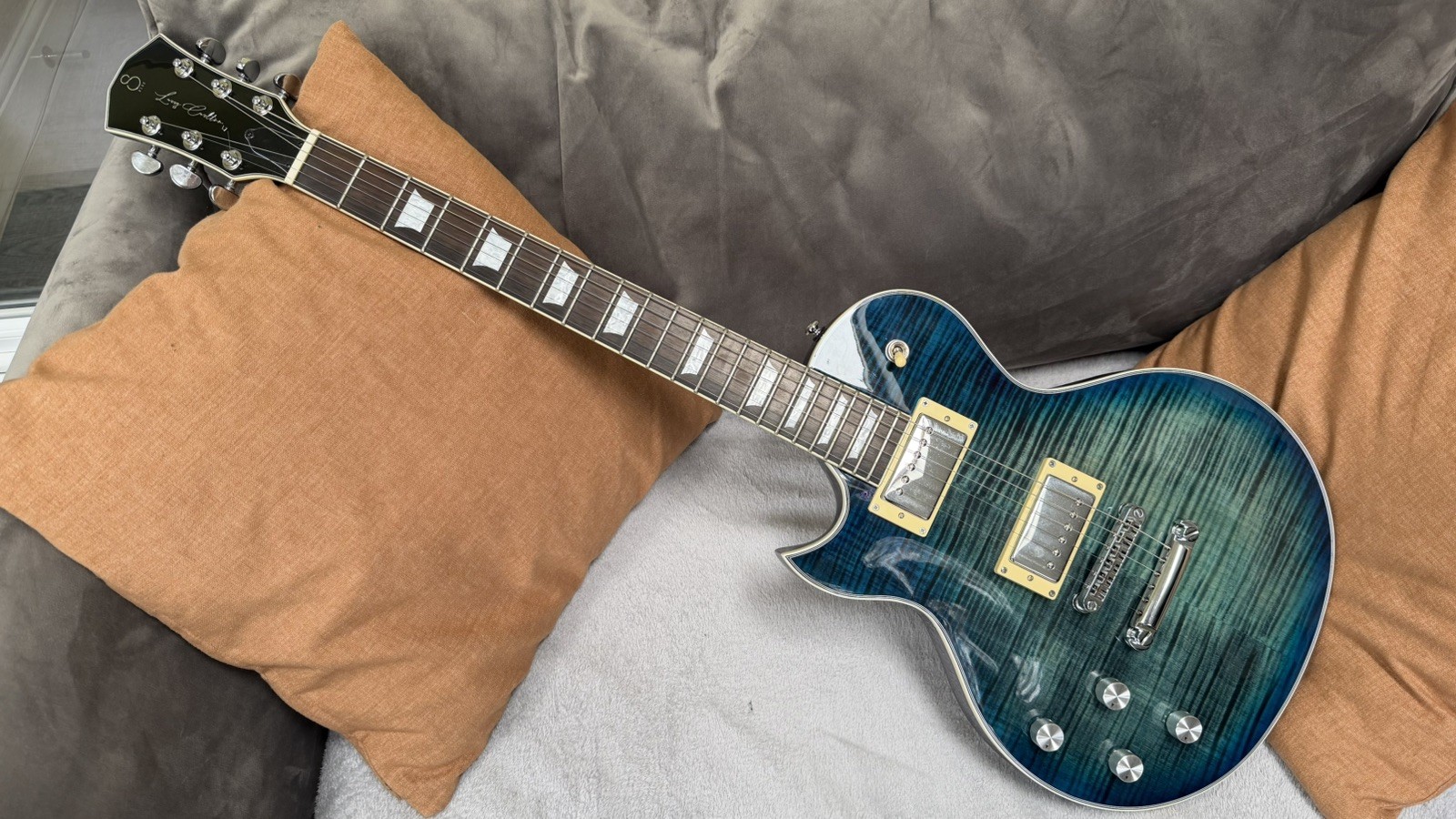 Sire Larry Carlton L7